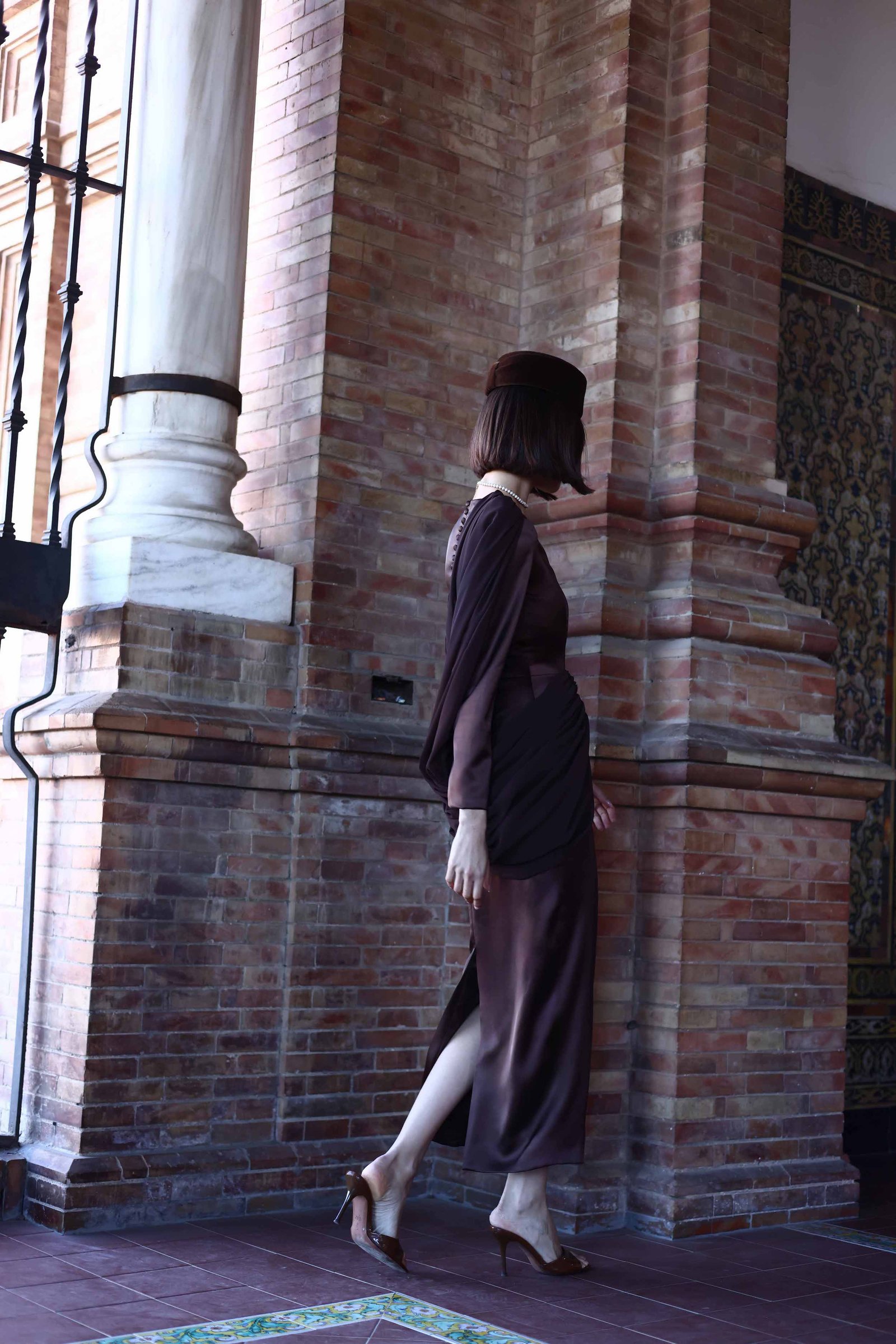 VESTIDO ASYM BROWN