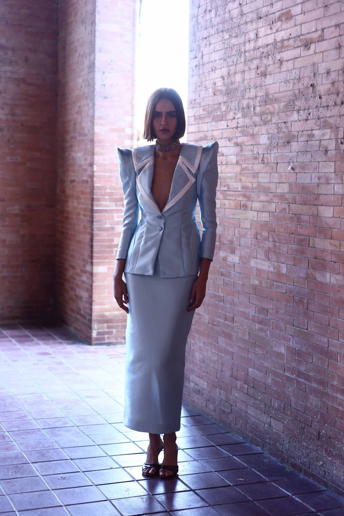 TRAJE ICE